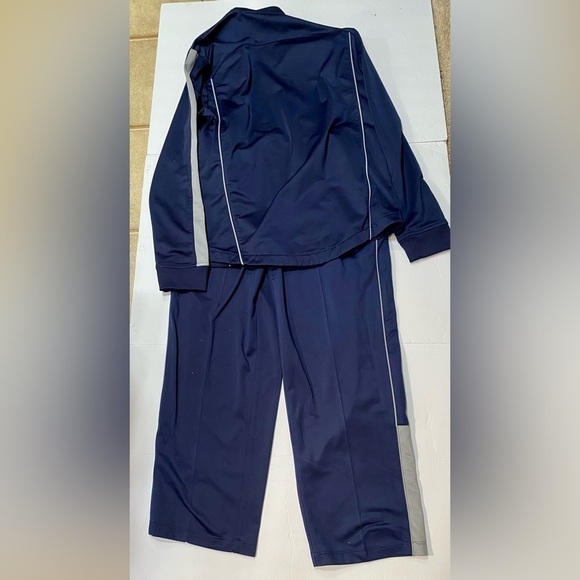 BLIE REEBOK JACKET SIZE MED AND BLUE REEBOK PANTS SIZE LARGE - Picture 2 of 7